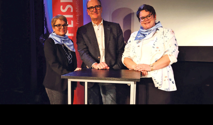 Geref-Präsidentin Franziska Bircher (links), Referent Lutz Jäncke und Denise Schmid (verantwortlich für Geref-Anlässe).