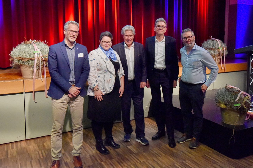 Durften zum diesjährigen Netzwerkanlass begrüssen: Oliver Brem (Gemeindeammann Kaisten), Denise Schmid (Präsidentin GEREF),  Berni Schär (Referent/Sportkommentator), Dieter Egli (Landamman Kt. Aargau), Michael Dörr (Bereich Anlässe GEREF) Durften zum diesjährigen Netzwerkanlass begrüssen: Oliver Brem (Gemeindeammann Kaisten), Denise Schmid (Präsidentin GEREF),  Berni Schär (Referent/Sportkommentator), Dieter Egli (Landamman Kt. Aargau), Michael Dörr (Bereich Anlässe GEREF)